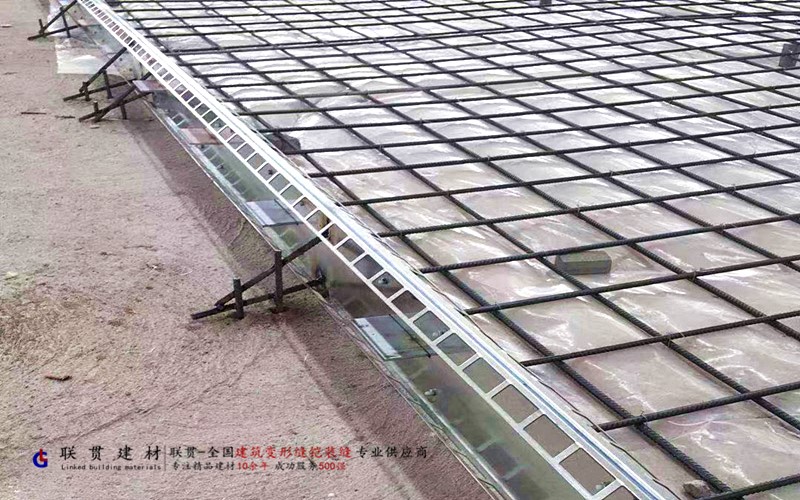 抚州市LG160-3000镀锌钢板铠装缝案例